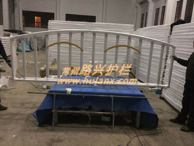 花（huā）式護欄