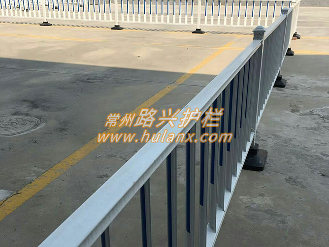 防眩（xuàn）光（guāng）護欄（lán）